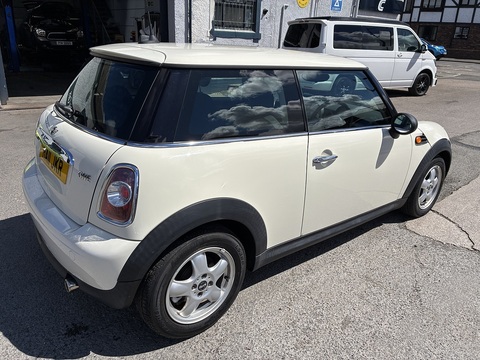 Mini One Hatchback 1.6 Manual Petrol