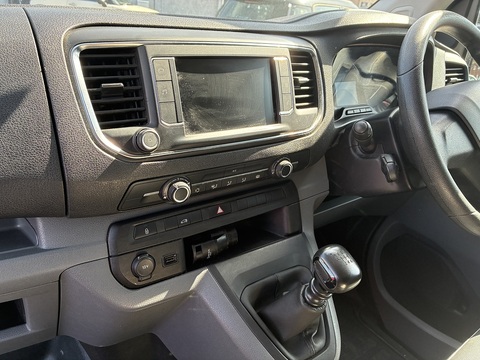 2.0 BlueHDi 1400 Professional Standard Panel Van 6dr Diesel Manual MWB Euro 6 (s/s) (120 ps)