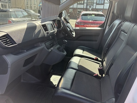 2.0 BlueHDi 1400 Professional Standard Panel Van 6dr Diesel Manual MWB Euro 6 (s/s) (120 ps)