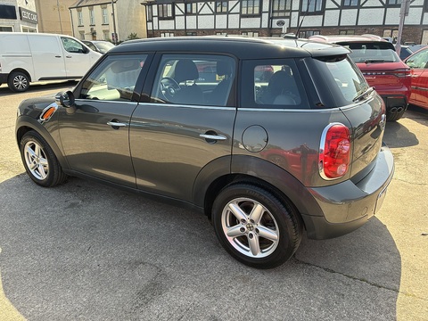 2.0 Cooper D SUV 5dr Diesel Auto Euro 5 (112 ps)