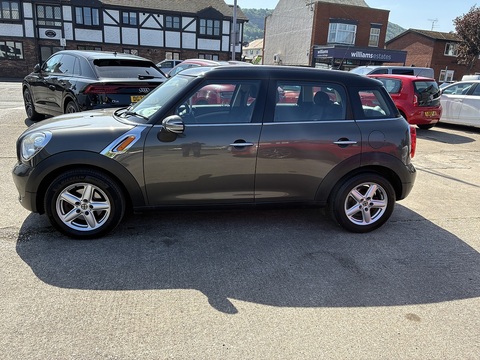 2.0 Cooper D SUV 5dr Diesel Auto Euro 5 (112 ps)
