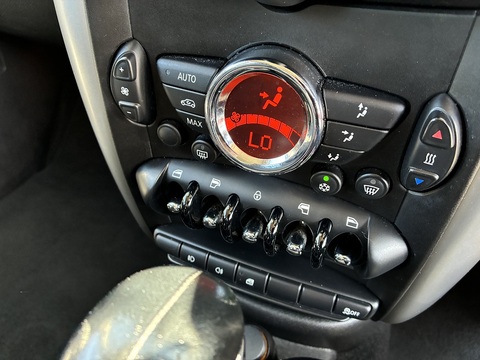 2.0 Cooper D SUV 5dr Diesel Auto Euro 5 (112 ps)