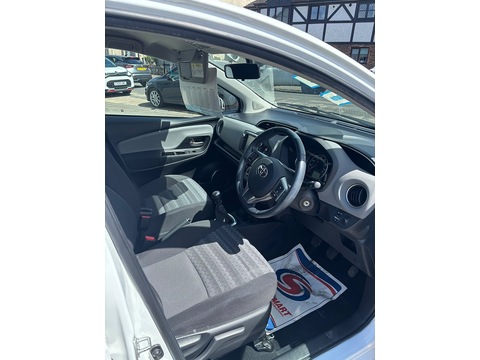 Yaris Vvt-I Icon Hatchback 1.3 Manual Petrol
