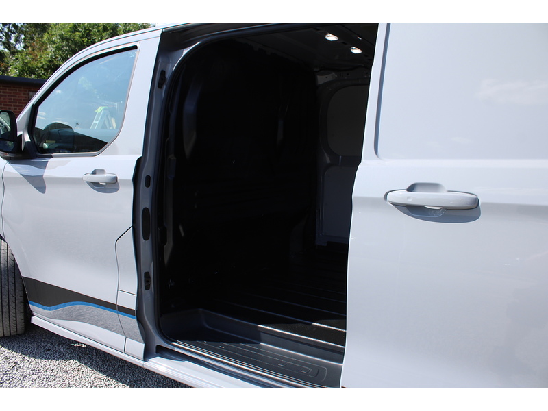 Ford Sport 320 L2 170ps Diesel Automatic - 19