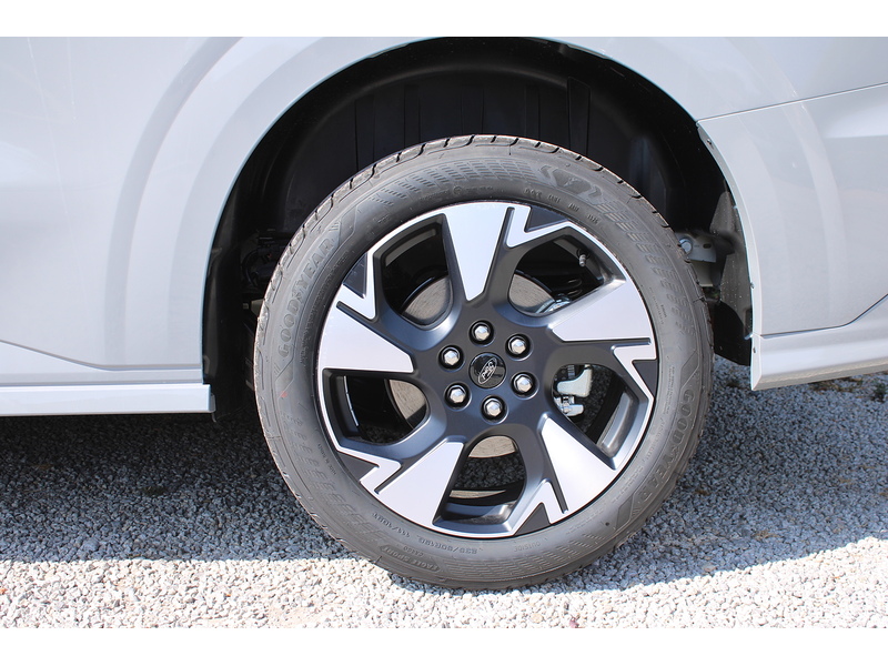 Ford Sport 320 L2 170ps Diesel Automatic - 19
