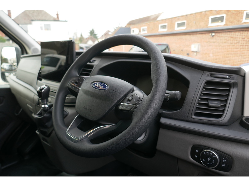 Ford 350 L3 D/CAB Tipper 165ps 2.0 Euro 6 Leader DRW & RWD, Cab Air con 2.0 5dr Tipper Manual Diesel