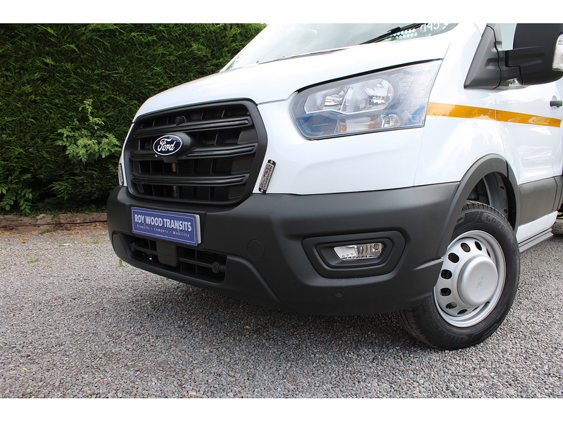 Ford 350 L4 Dropside Tail Lift Truck 165ps Euro 6 - Towing axle with 7,000kg gross train mass 1996 Dropside Manual Diesel