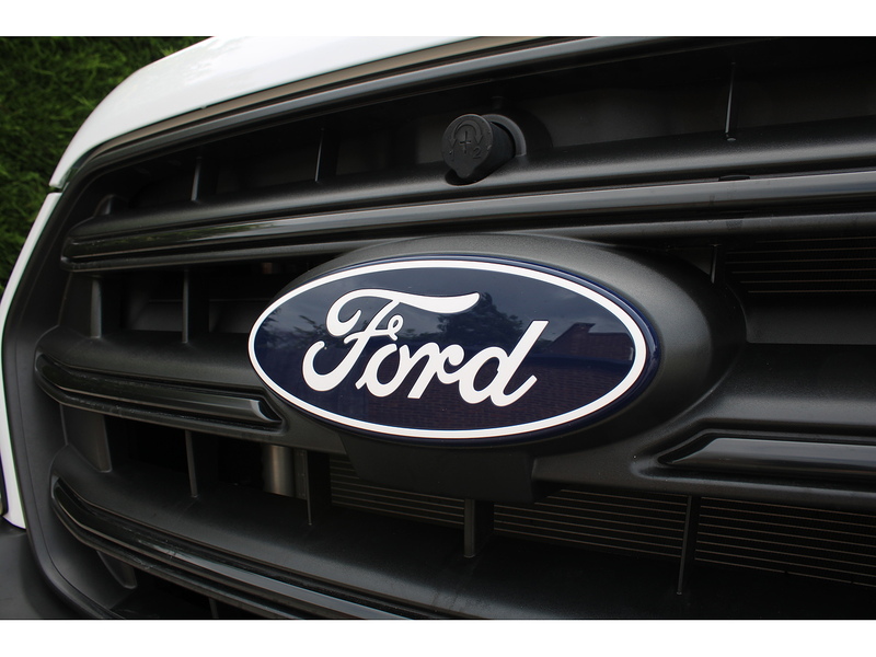 Ford 350 L4 Dropside Tail Lift Truck 165ps Euro 6 - Towing axle with 7,000kg gross train mass 1996 Dropside Manual Diesel