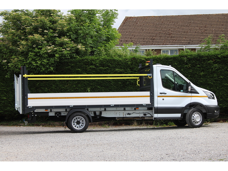 Ford 350 L4 Dropside Tail Lift Truck 165ps Euro 6 - Towing axle with 7,000kg gross train mass 1996 Dropside Manual Diesel