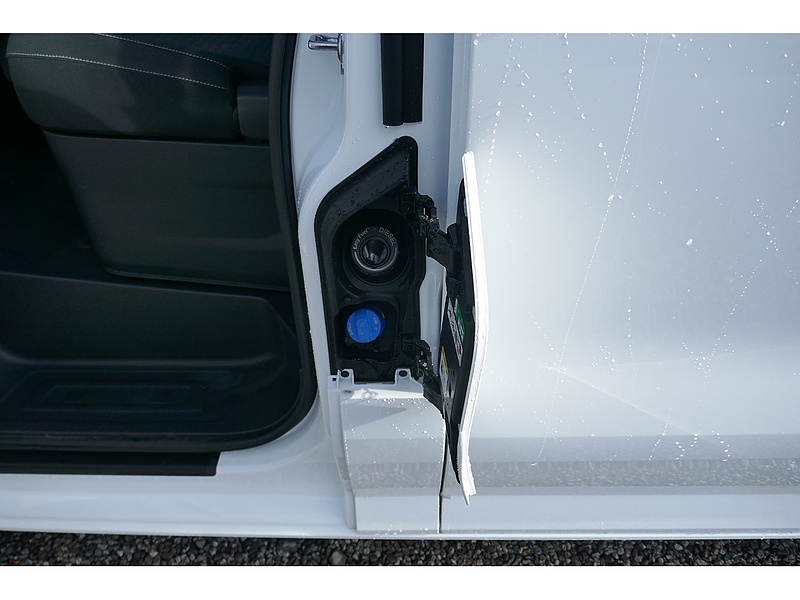 Ford 300 L1 H1 Leader van with Air Con 1996 medium van Manual Diesel