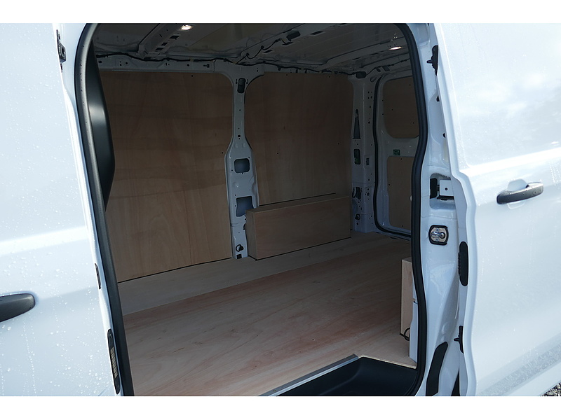 Ford 300 L1 H1 Leader van with Air Con 1996 medium van Manual Diesel