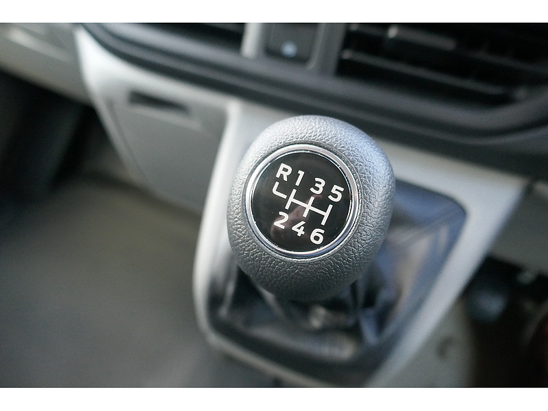 Ford 300 L1 H1 Leader van with Air Con 1996 medium van Manual Diesel