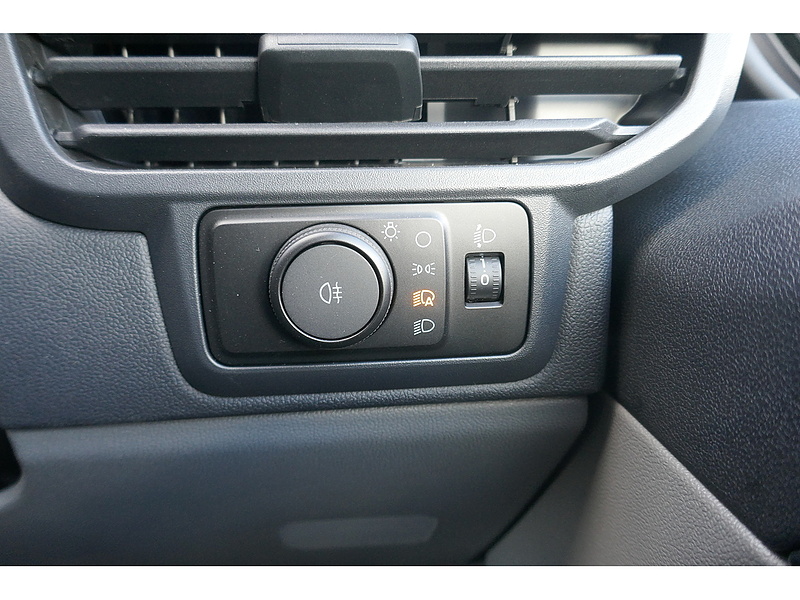 Ford 300 L1 H1 Leader van with Air Con 1996 medium van Manual Diesel