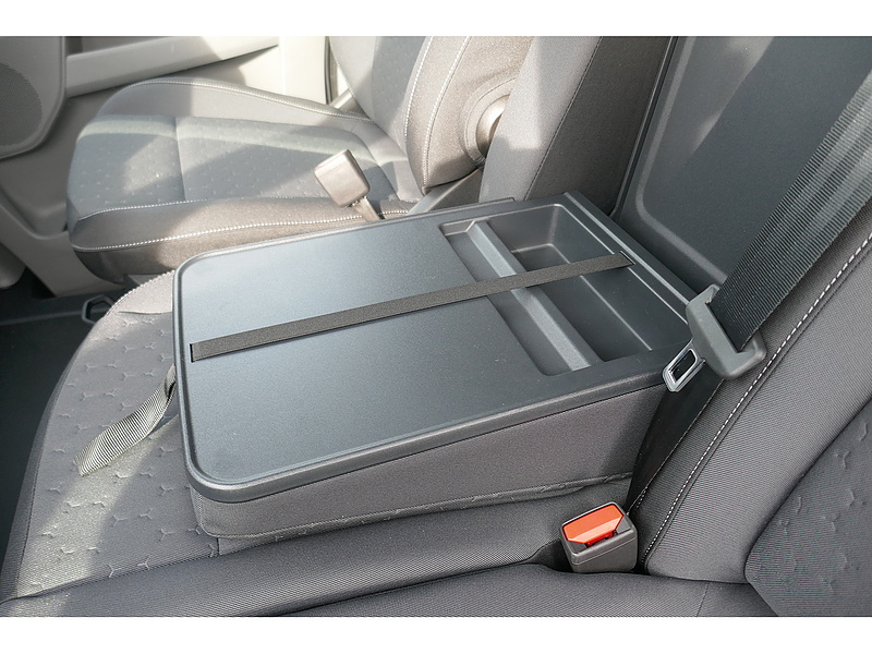 Ford 320 L2 H1 SPORT 170ps Euro 6 - 8 speed Automatic Van - Delivery miles only 1996 5dr medium van Automatic Diesel