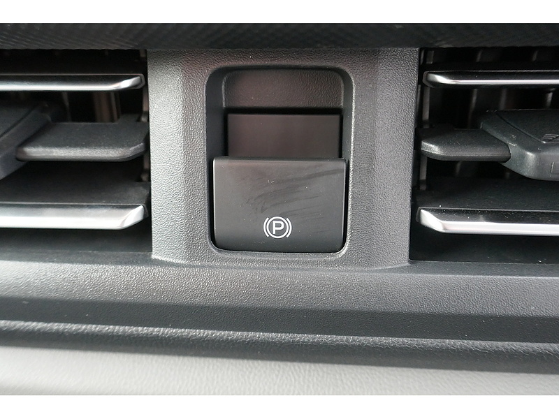 Ford 320 L2 H1 SPORT 170ps Euro 6 - 8 speed Automatic Van - Delivery miles only 1996 5dr medium van Automatic Diesel