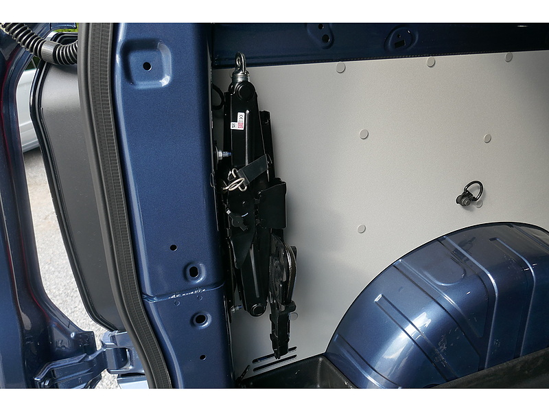 Ford 320 L2 H1 SPORT 170ps Euro 6 - 8 speed Automatic Van - Delivery miles only 1996 5dr medium van Automatic Diesel