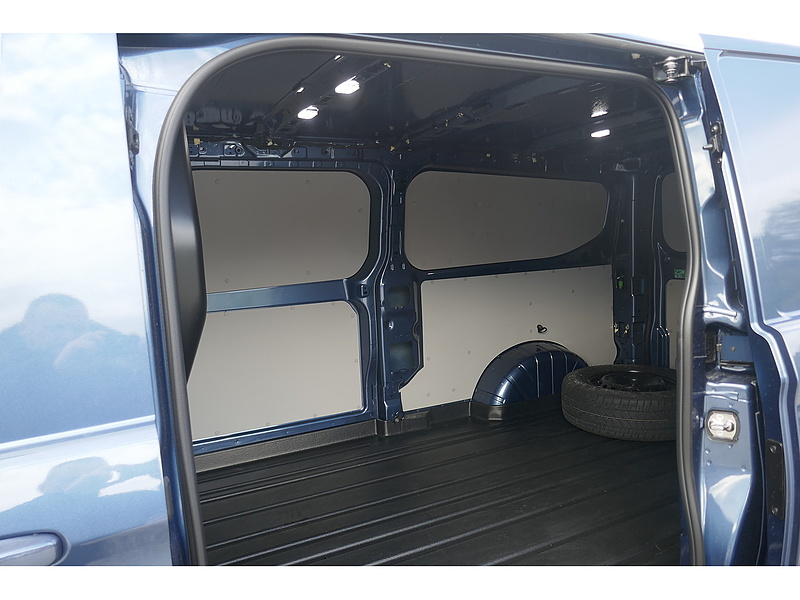 Ford 320 L2 H1 SPORT 170ps Euro 6 - 8 speed Automatic Van - Delivery miles only 1996 5dr medium van Automatic Diesel