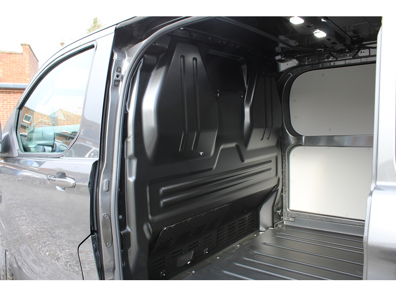 Ford 320 L1 Sport RARE Petrol Plug In Hybrid - IN STOCK TODAY 2.5 medium van Automatic Hybrid