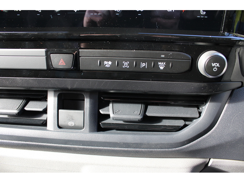 Ford 320 L1 Sport RARE Petrol Plug In Hybrid - IN STOCK TODAY 2.5 medium van Automatic Hybrid