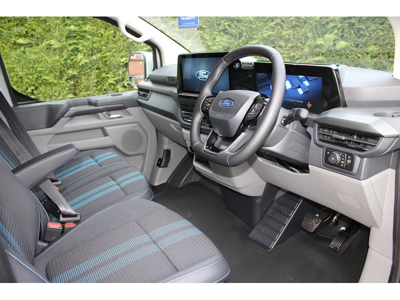 Ford 320 L2 H1 Sport 2.5 232 PHEV - Super to drive 2.5 Panel Van Automatic Petrol