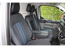 Ford Transit Custom 320 L2 H1 Sport 2.5 232 PHEV - Super to drive