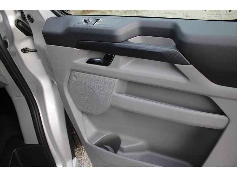 Ford 320 L2 H1 Sport 2.5 232 PHEV - Super to drive 2.5 Panel Van Automatic Petrol