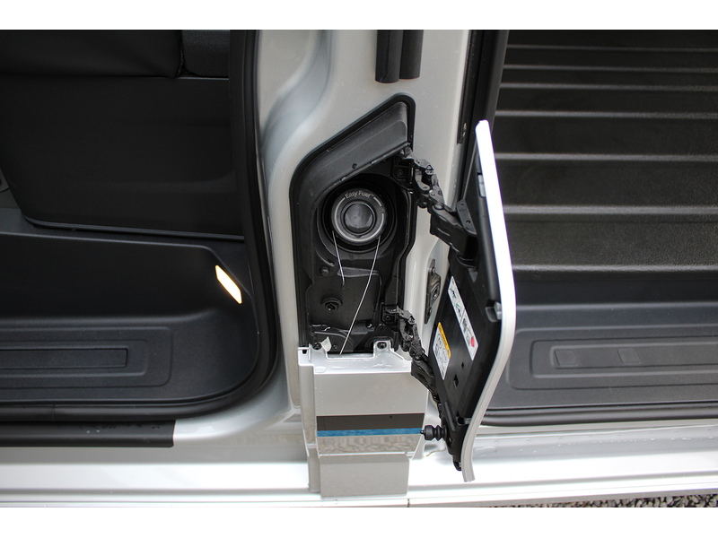 Ford 320 L2 H1 Sport 2.5 232 PHEV - Super to drive 2.5 Panel Van Automatic Petrol