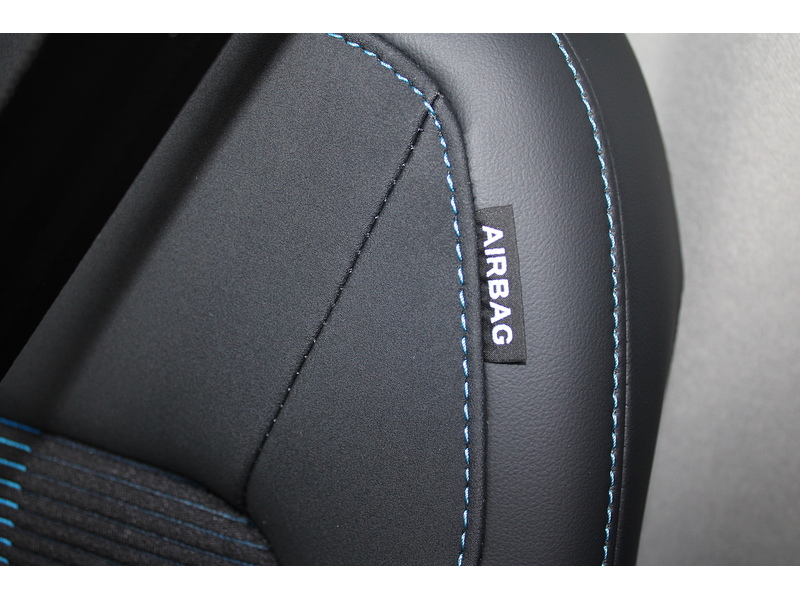 Ford 320 L2 H1 Sport 2.5 232 PHEV - Super to drive 2.5 Panel Van Automatic Petrol