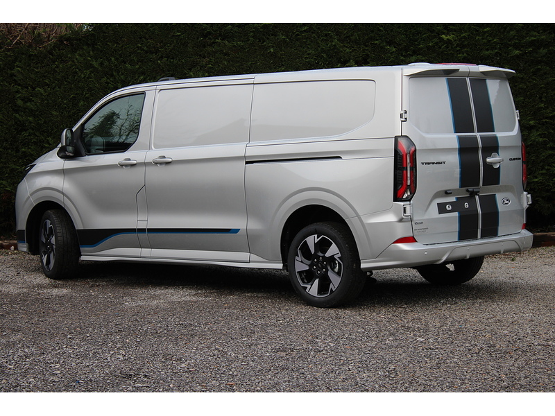 Ford 320 L2 H1 Sport 2.5 232 PHEV - Super to drive 2.5 Panel Van Automatic Petrol