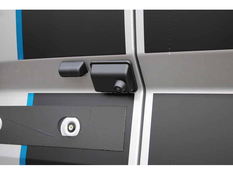 Ford 320 L2 H1 Sport 2.5 232 PHEV - Super to drive 2.5 Panel Van Automatic Petrol