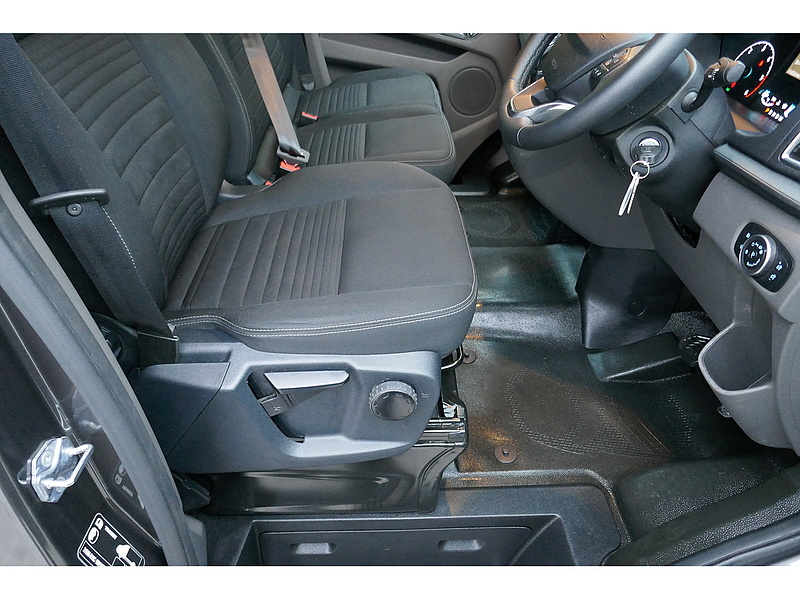 Ford L1 300 Automatic Limited 130ps Euro 6 Diesel Van - GREAT CONDITION 2.0 5dr medium van Automatic Diesel