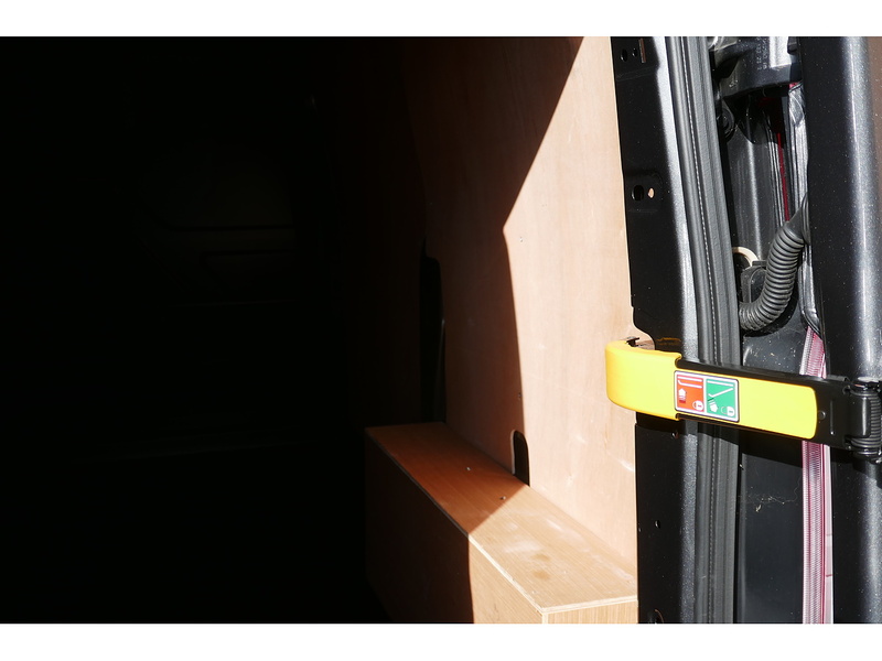 Ford L1 300 Automatic Limited 130ps Euro 6 Diesel Van - GREAT CONDITION 2.0 5dr medium van Automatic Diesel