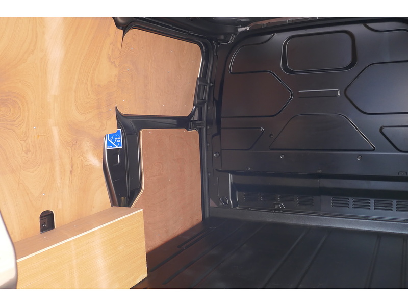 Ford L1 300 Automatic Limited 130ps Euro 6 Diesel Van - GREAT CONDITION 2.0 5dr medium van Automatic Diesel