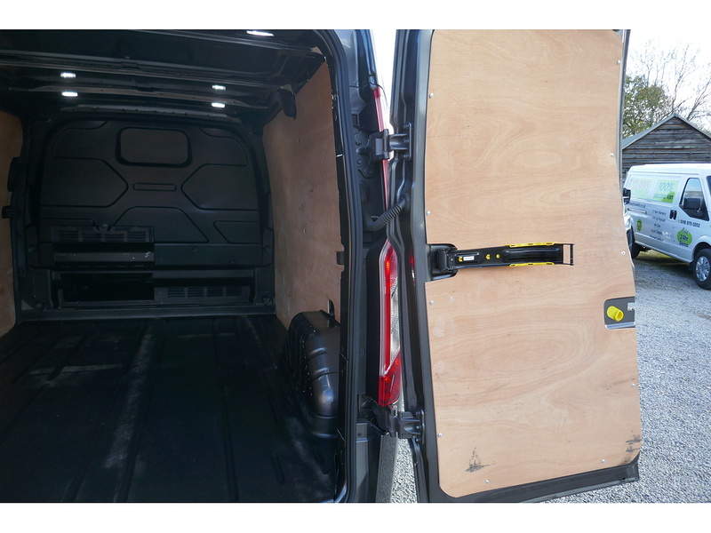 Ford 300 L1 Limited 130PS Euro 6 Diesel Van 2.0 5dr medium van Manual Diesel