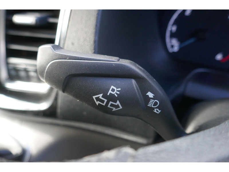 Ford 300 L1 Limited 130PS Euro 6 Diesel Van 2.0 5dr medium van Manual Diesel