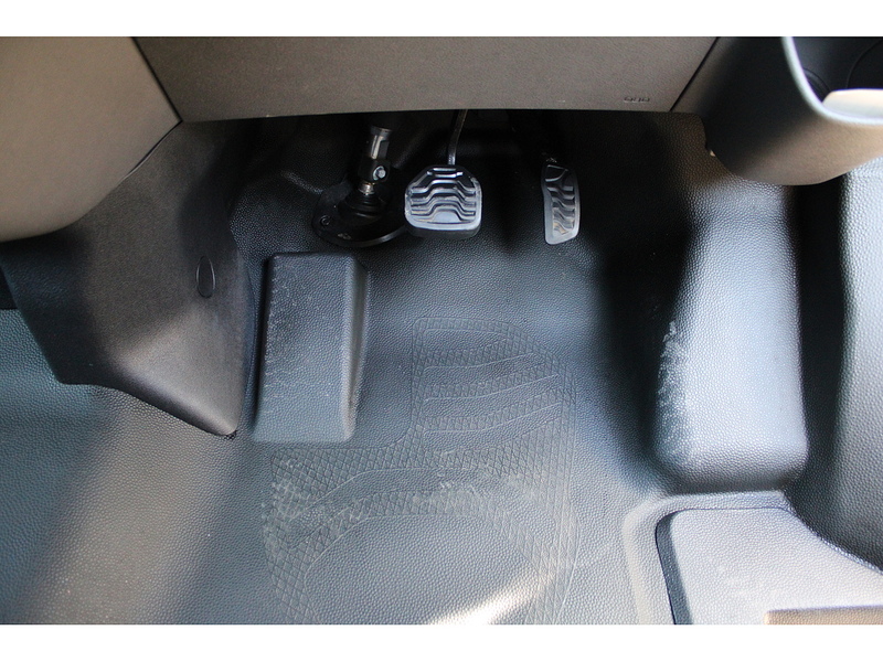 Ford Transit Custom L2 H2 Combi Van Wheelchair access with internal tail lift - ideal for a camper conversion - 60