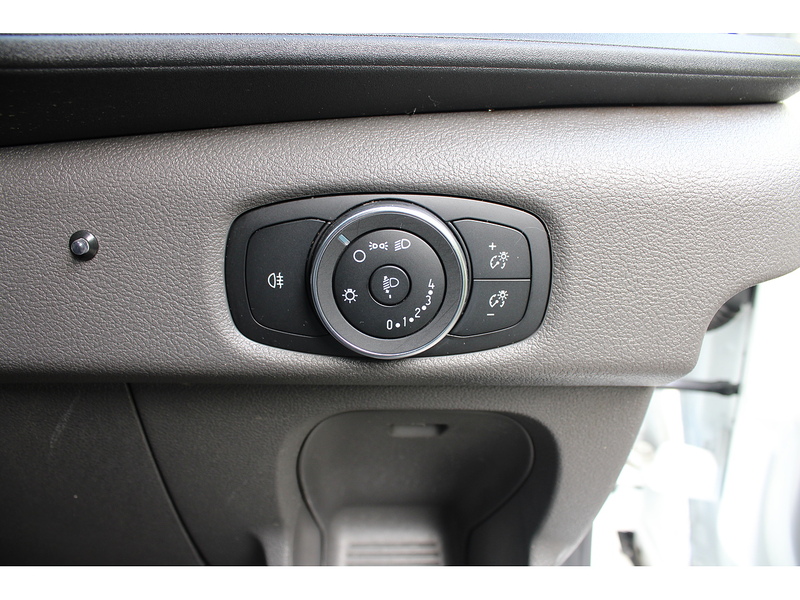 Ford 350 L3 H2 MHEV Engineers Van - Air con - Racking & Roof rack 2.0 5dr large van Manual Diesel