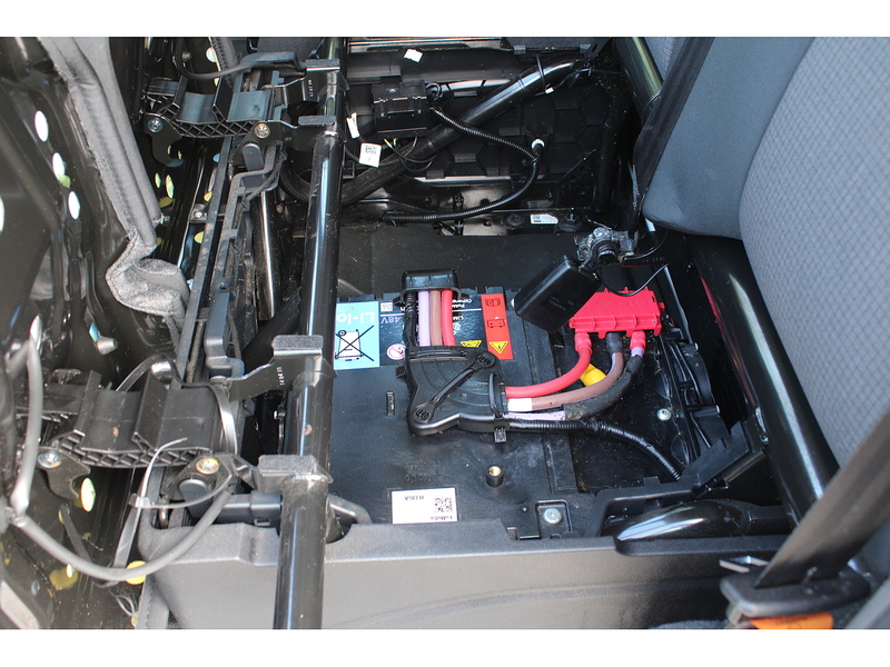 Ford 350 L3 H2 MHEV Engineers Van - Air con - Racking & Roof rack 2.0 5dr large van Manual Diesel