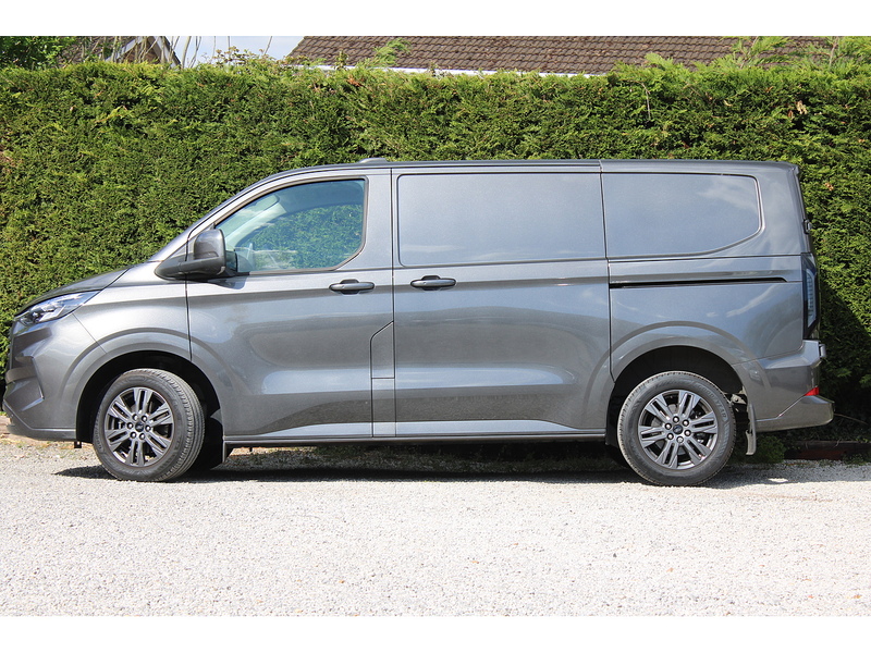 Ford L1 Limited 136ps Euro 6 Diesel Van - 17