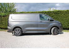 Ford Transit Custom L1 Limited 136ps Euro 6 Diesel Van - 17" Alloys - Great looking