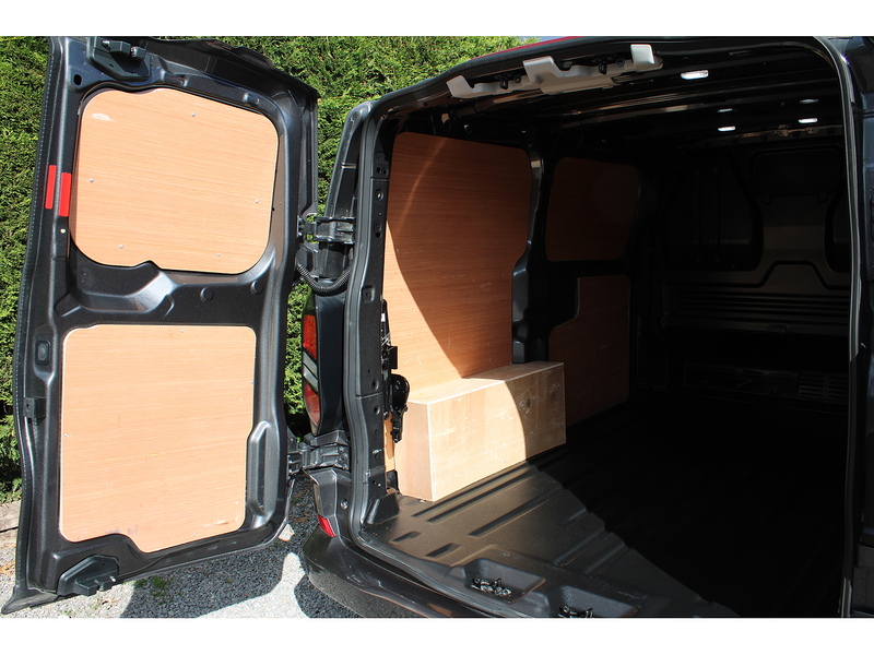 Ford L1 Limited 136ps Euro 6 Diesel Van - 17