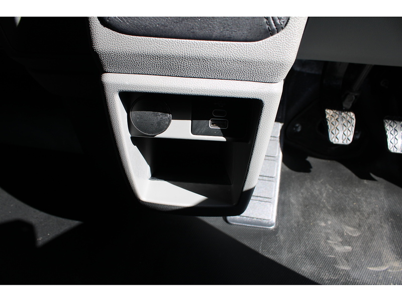 Ford L1 Limited 136ps Euro 6 Diesel Van - 17