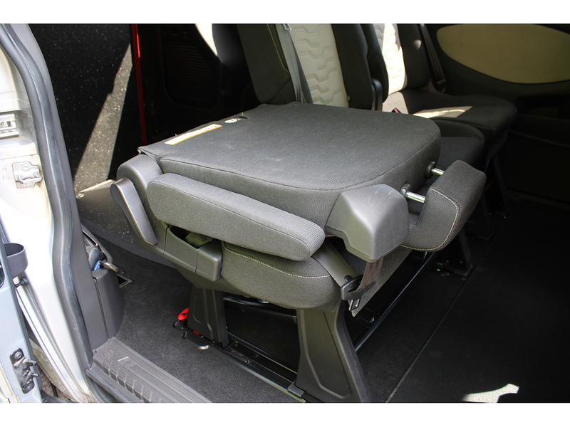 Ford Allied Independence RS 3 + 3 seats plus Wheelchair - Super condition 2.0 5dr WAV Manual Diesel