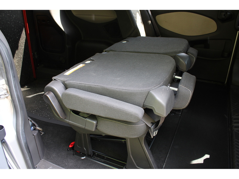 Ford Allied Independence RS 3 + 3 seats plus Wheelchair - Super condition 2.0 5dr WAV Manual Diesel