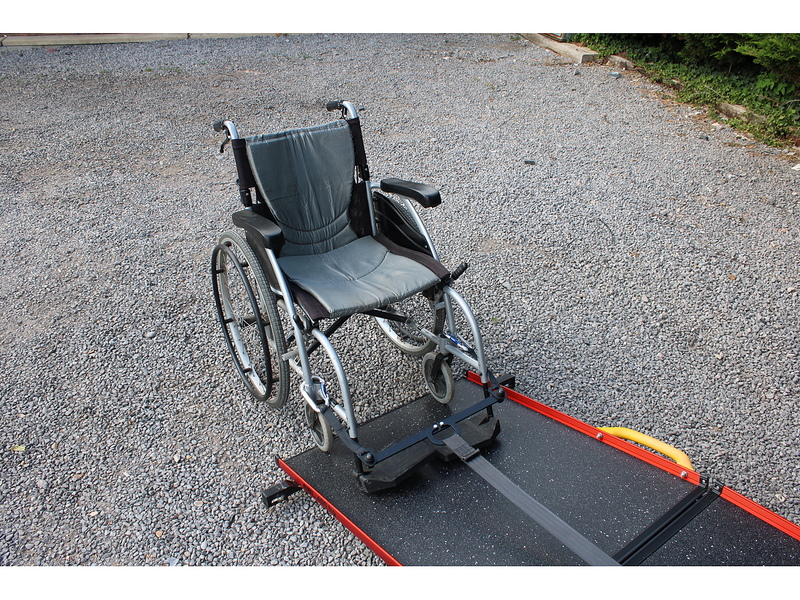 Ford Allied Independence RS 3 + 3 seats plus Wheelchair - Super condition 2.0 5dr WAV Manual Diesel