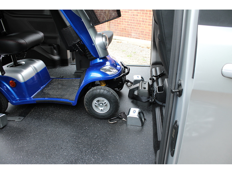 Ford Allied Independence RS mid mount, 4 seats plus one wheelchair 2.0 5dr MPV Manual Diesel