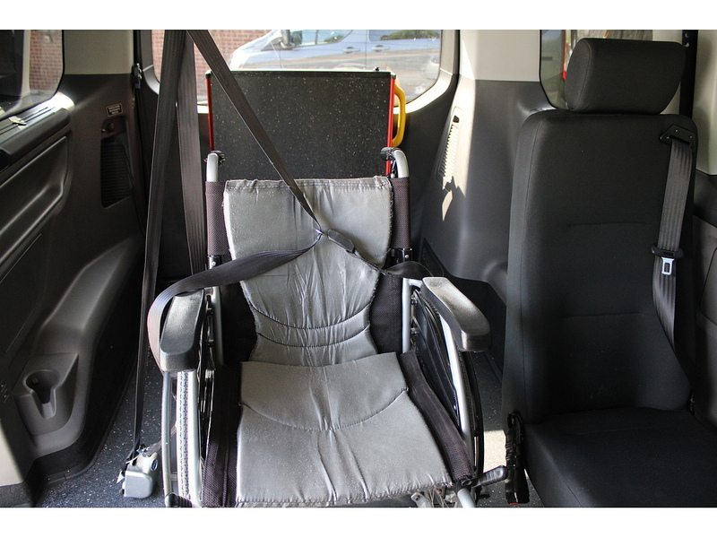 Ford Allied Independence RS mid mount, 4 seats plus one wheelchair 2.0 5dr MPV Manual Diesel