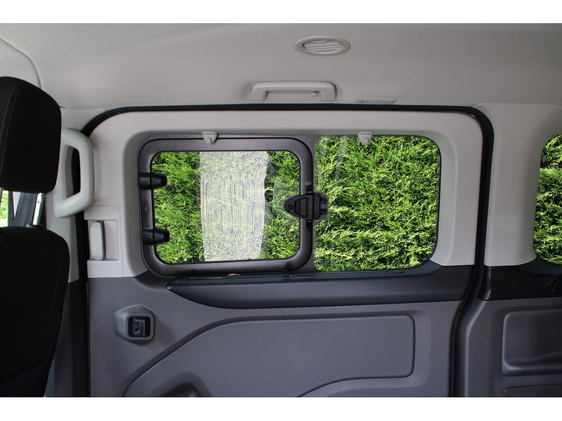 Ford Allied Independence RS mid mount, 4 seats plus one wheelchair 2.0 5dr MPV Manual Diesel