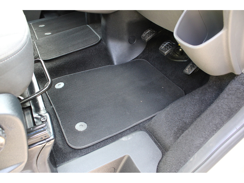 Ford Allied Independence RS mid mount, 4 seats plus one wheelchair 2.0 5dr MPV Manual Diesel