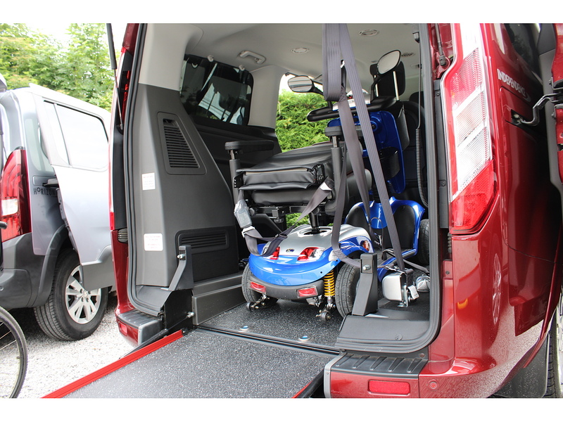 Ford Tourneo Custom Allied Independence RS 3 + 3 Wheelchair transport car - Fold flat ramp - Super looking - 1